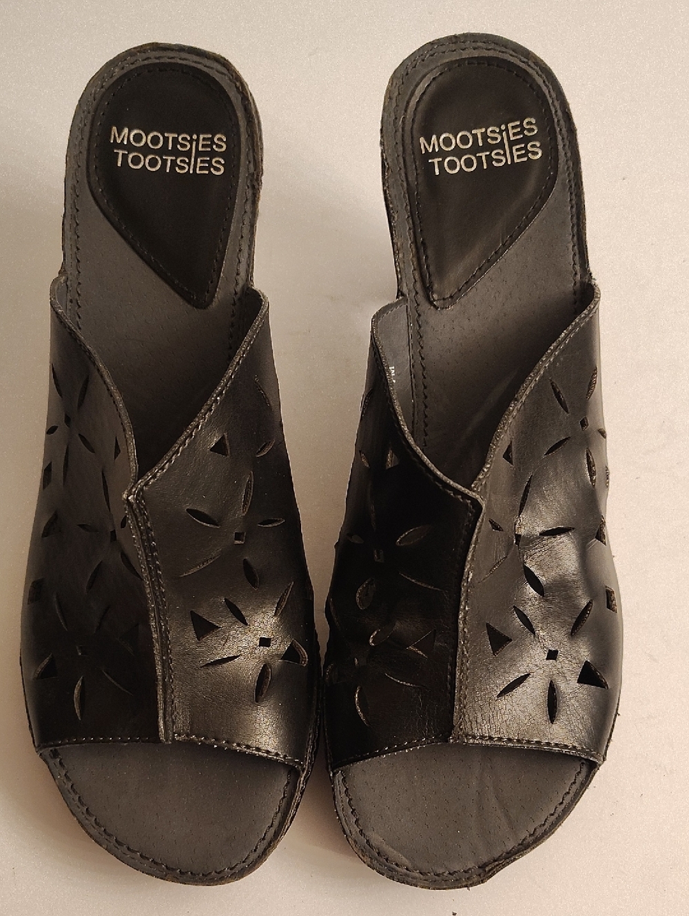Mootsies Tootsies Women's Size 7 Black Laser-Cut Slide Mules